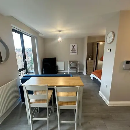 Cute Apartment Next To Colindale Station